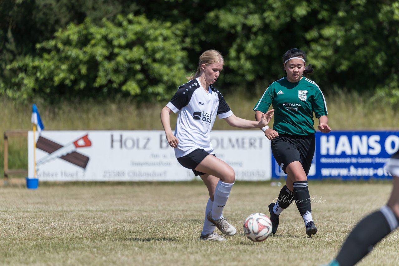 Bild 69 - wBJ TuRa Meldorf/Buesum - JFV Luebeck : Ergebnis: 1:0